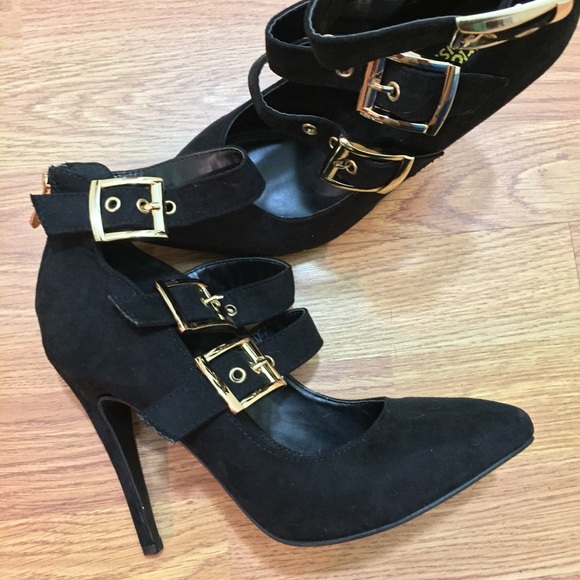 Black Heels - Picture 1 of 3